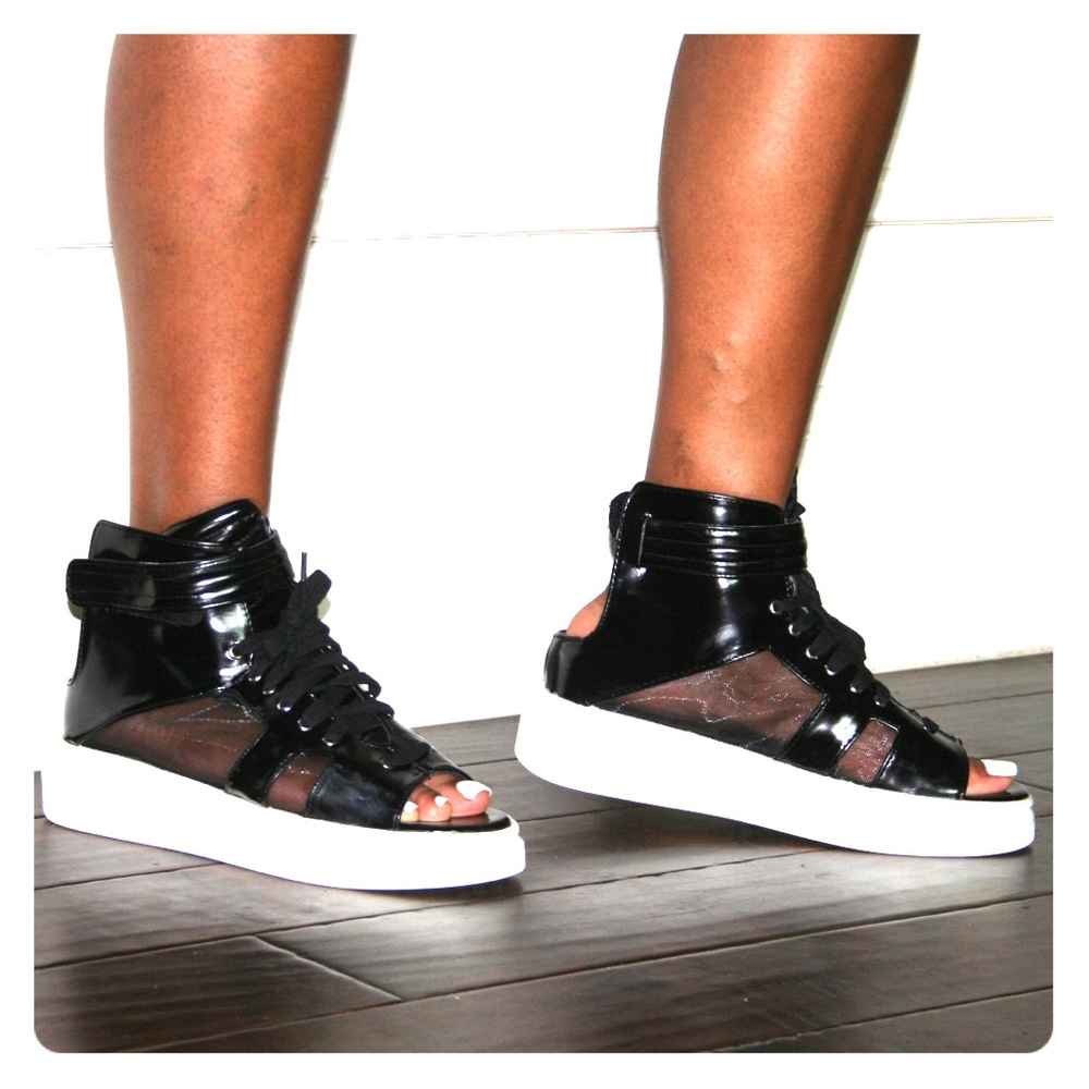 High Top, peep toe Sneaker